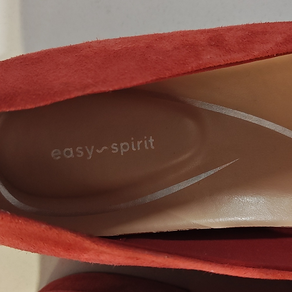 Easy Spirit Red Suede Shoes - Picture 4 of 8
